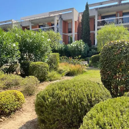 Apartment Loubet Plage- Entre Et Cannes *